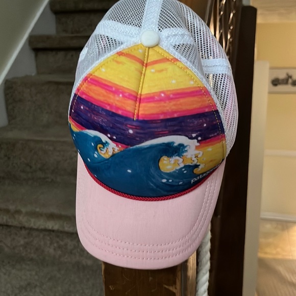 Patagonia Pink hat with wave - Picture 1 of 5